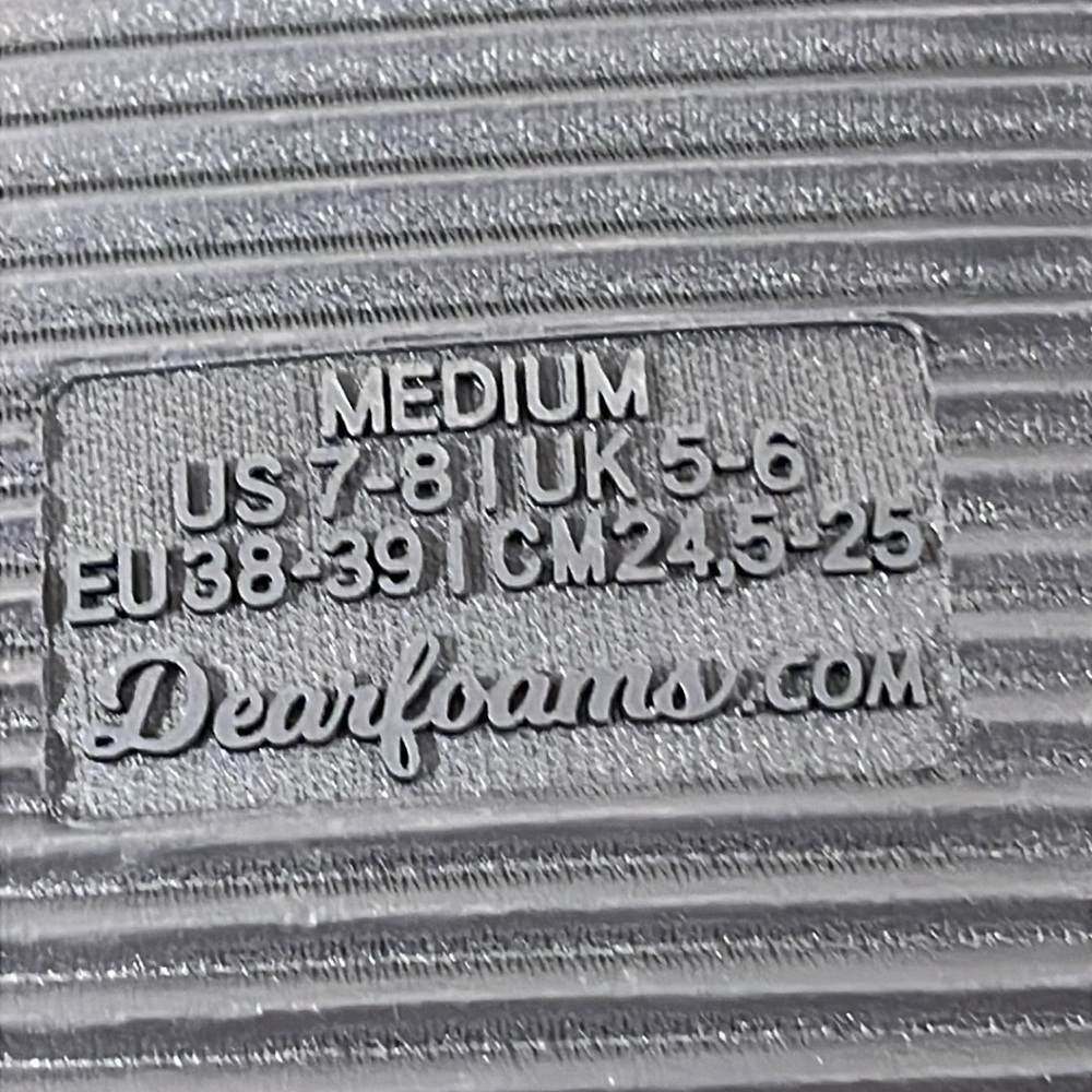 DEARFOAMS Slippers With Memory Foam Slip On Size 7-8 NEW - Picture 11 of 13